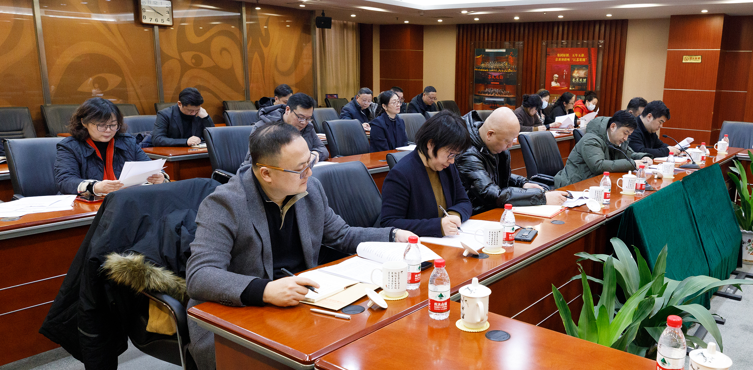 集团党委中心组会议传达学习习近平总书记系列重要讲话重要指示精神