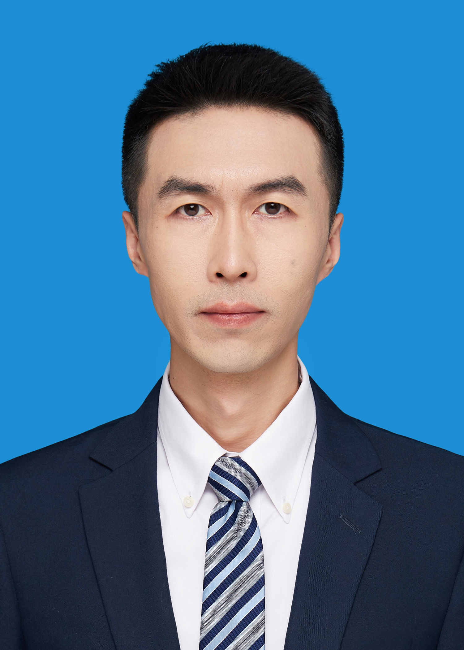 周振（纪委书记、党委委员、监察专员）